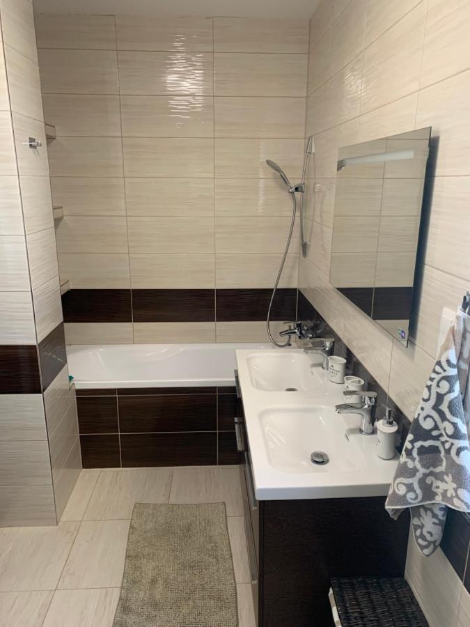 Apartament Modern 2 Bed House Near Bratislava With Parking Rovinka Zewnętrze zdjęcie